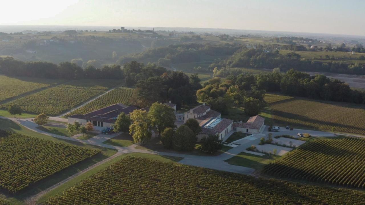 Chateau De Ferrand Saint-Emilion Exterior photo