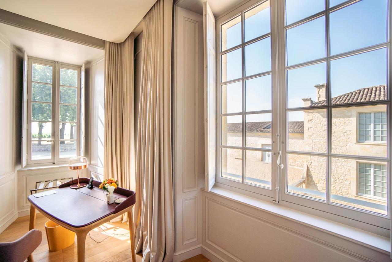Chateau De Ferrand Saint-Emilion Exterior photo